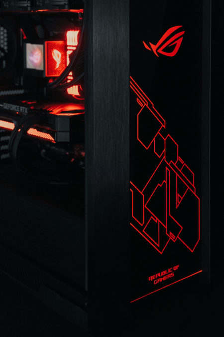 OH MY ROG! LOOK AT THIS INSANE ASUS ROG STRIX PC