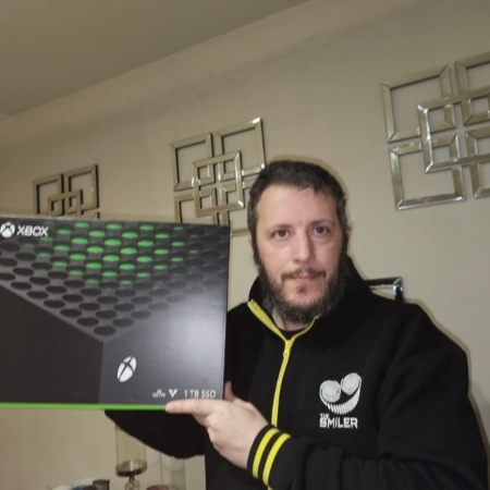 ANDREW FARMER Xbox Series X IW CompCity Giveaways